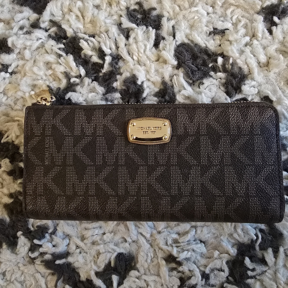 Michael Kors Leather logo wallet